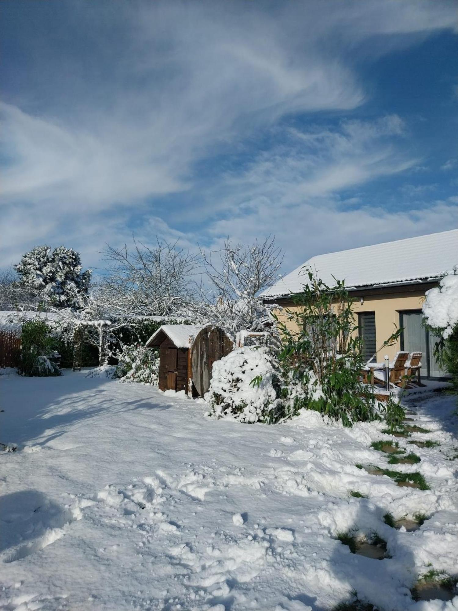 Gite Avec Option Bien-Etre Sur La Veloscenie Montigny-le-Chartif Экстерьер фото